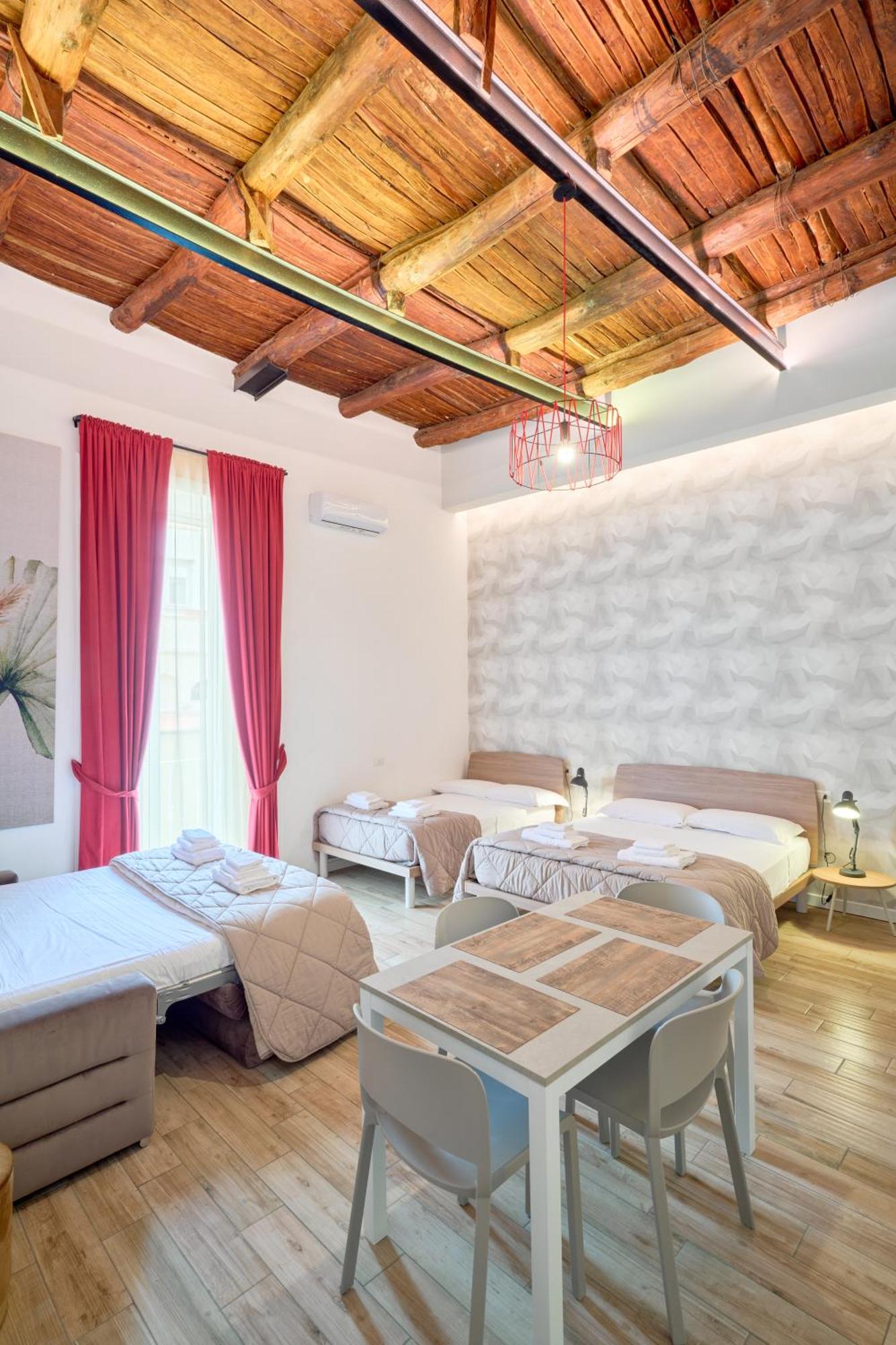Camera Familiare con Balcone