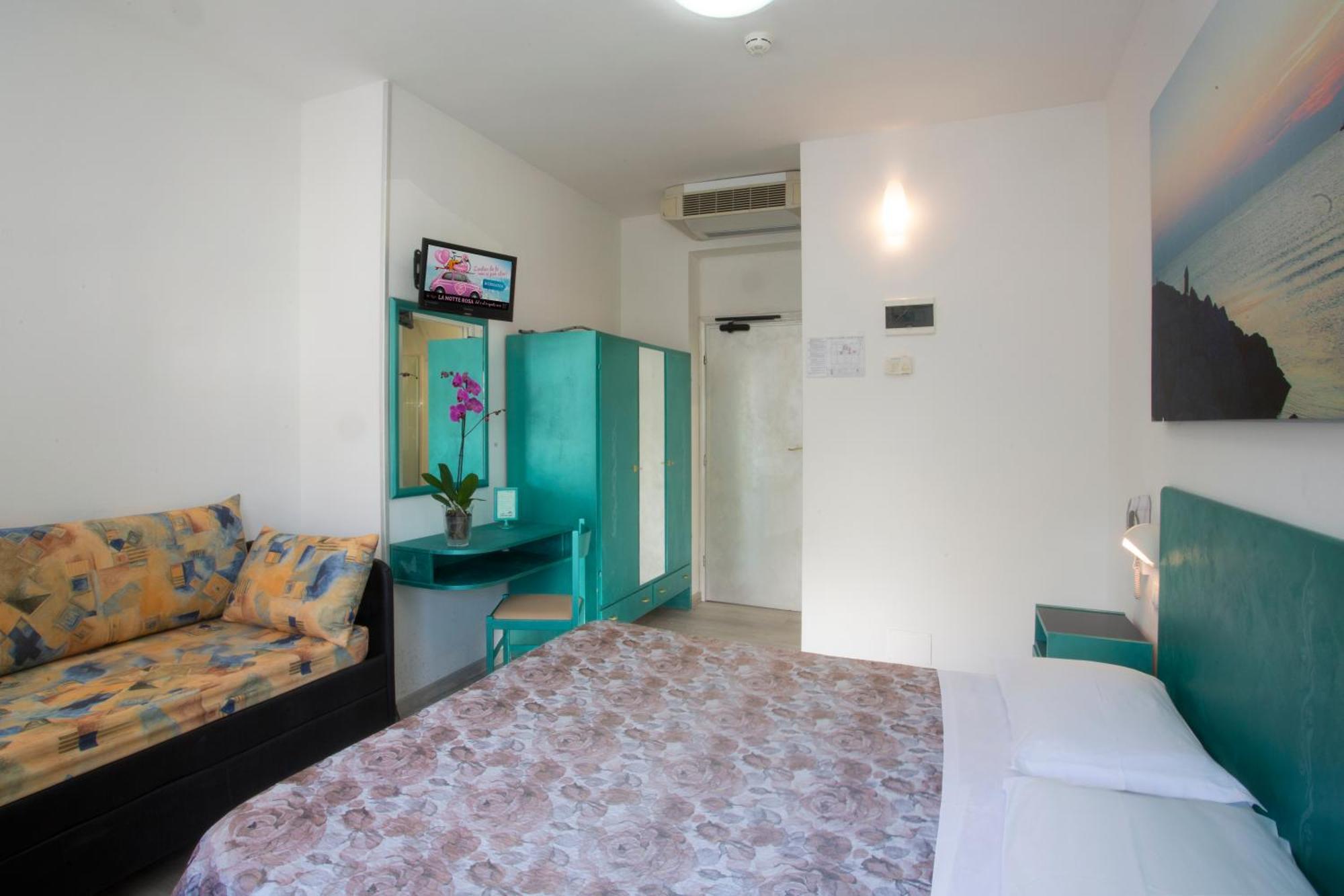 Deluxe Double or Twin Room,1584523386:JPEG