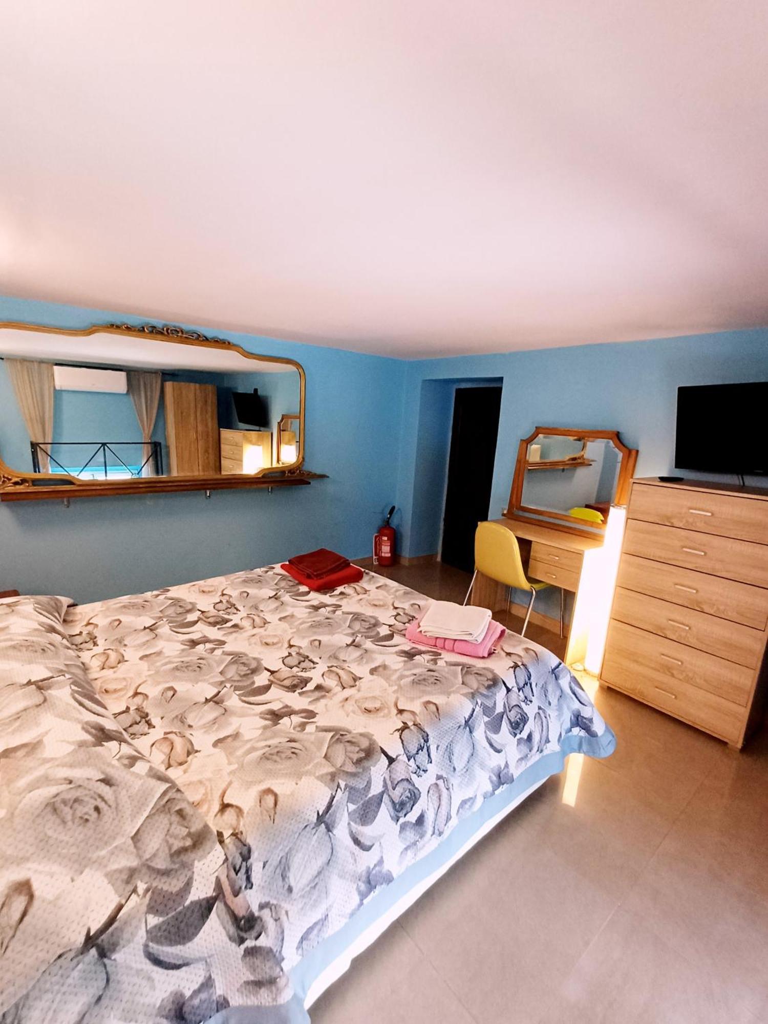 Double Room Private Bathroom