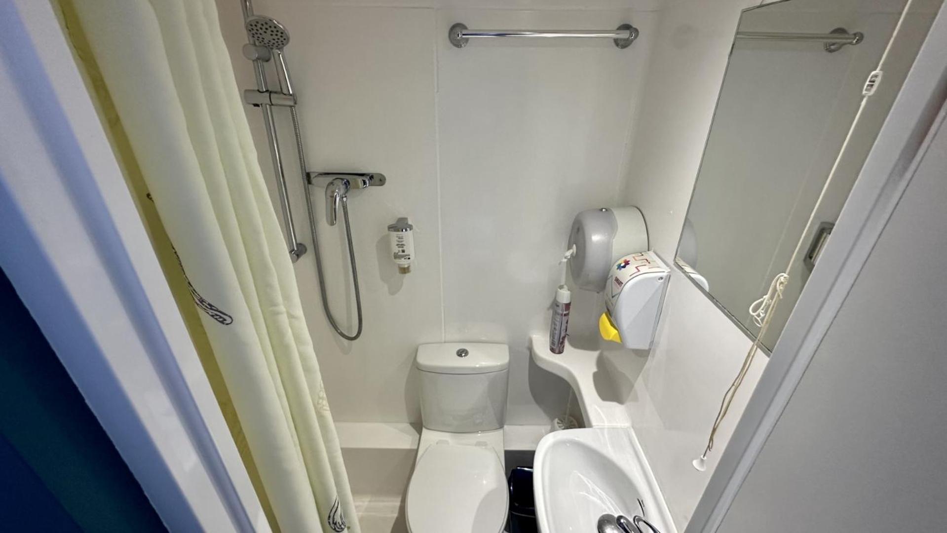 Camera Doppia con Letti Singoli con Bagno Privato