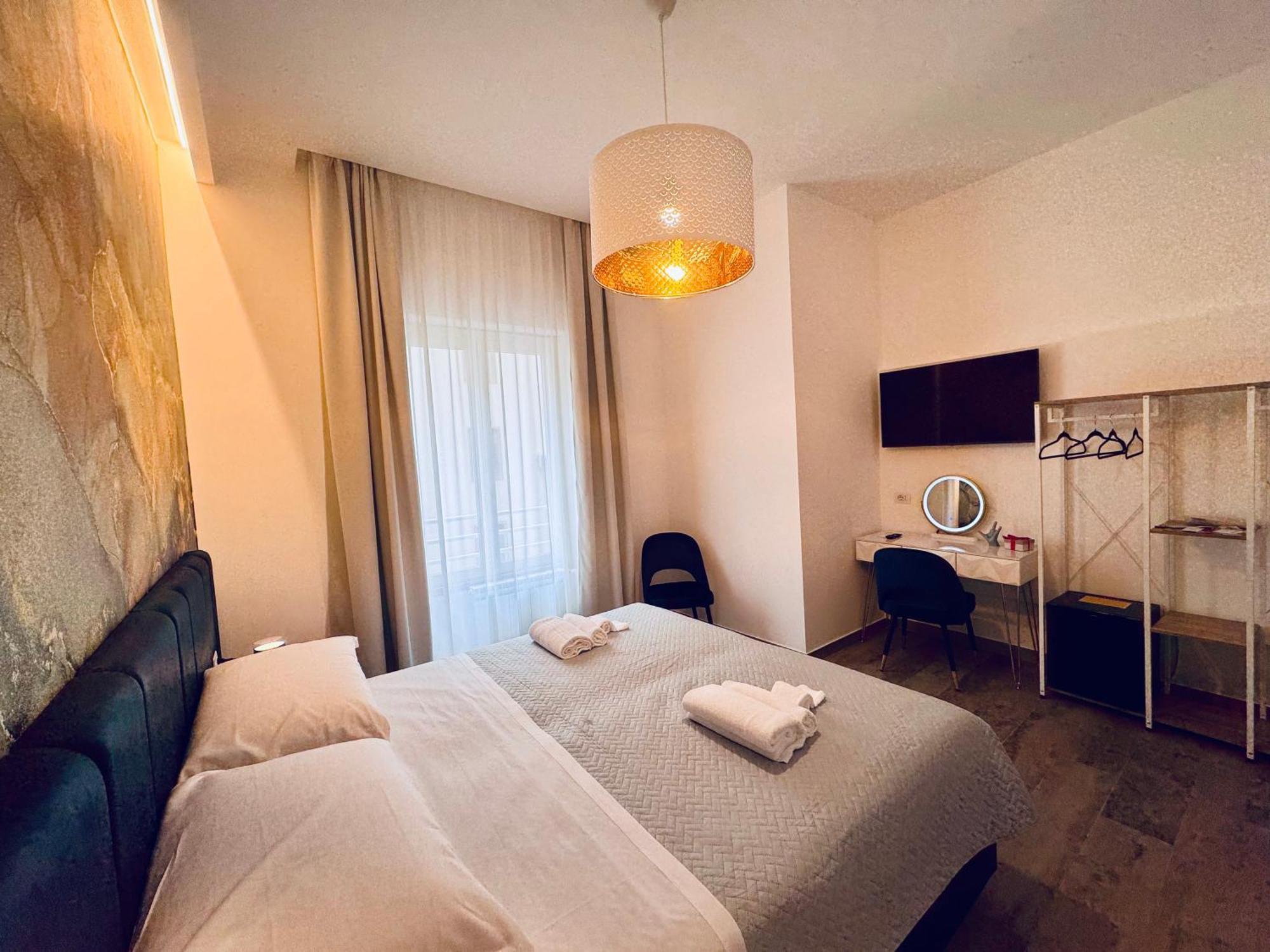 Deluxe Double or Twin Room City View