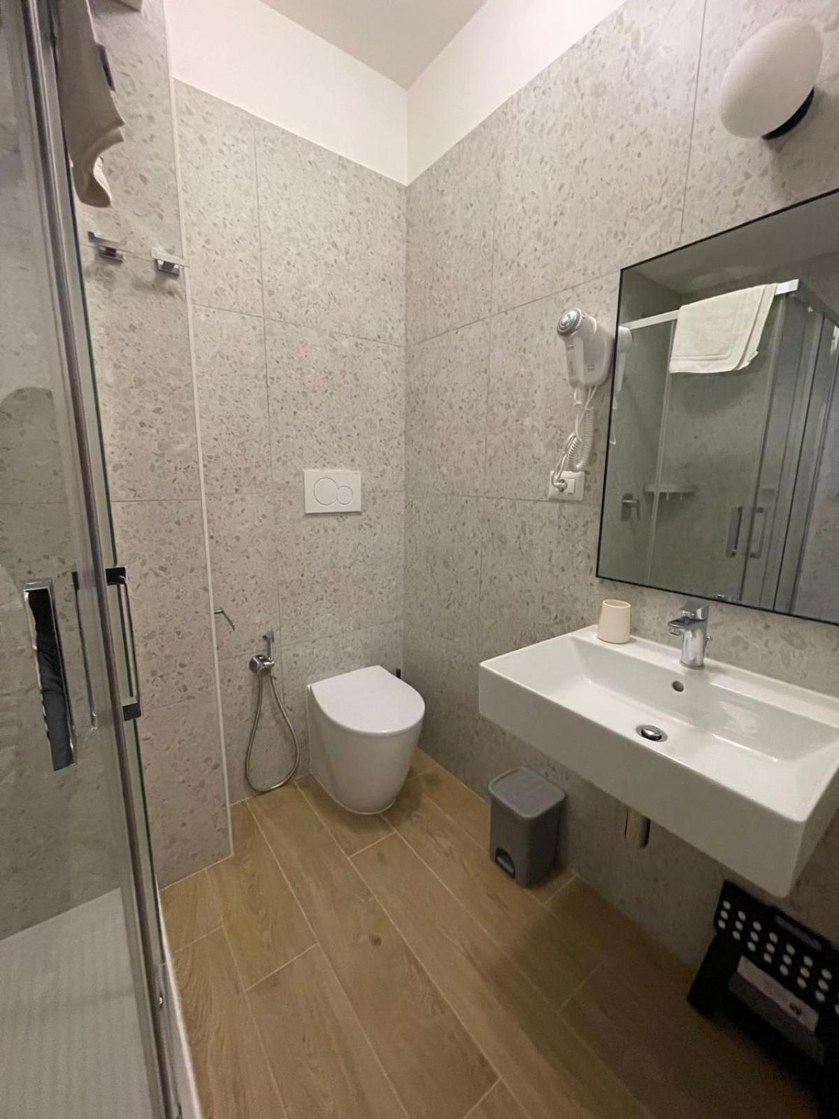 Camera Matrimoniale con Bagno Privato
