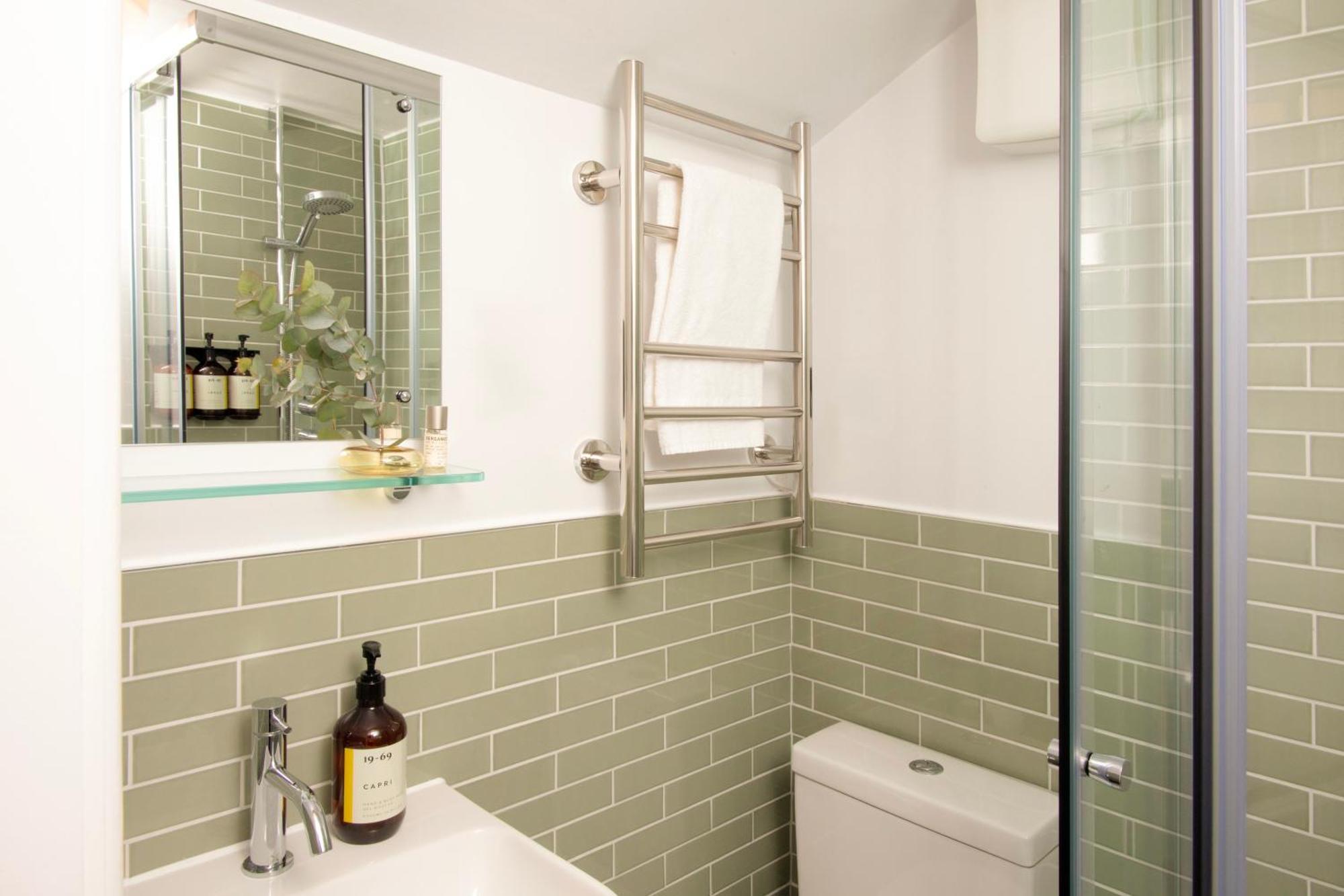 Original Studio - Lower Ground with Kitchenette