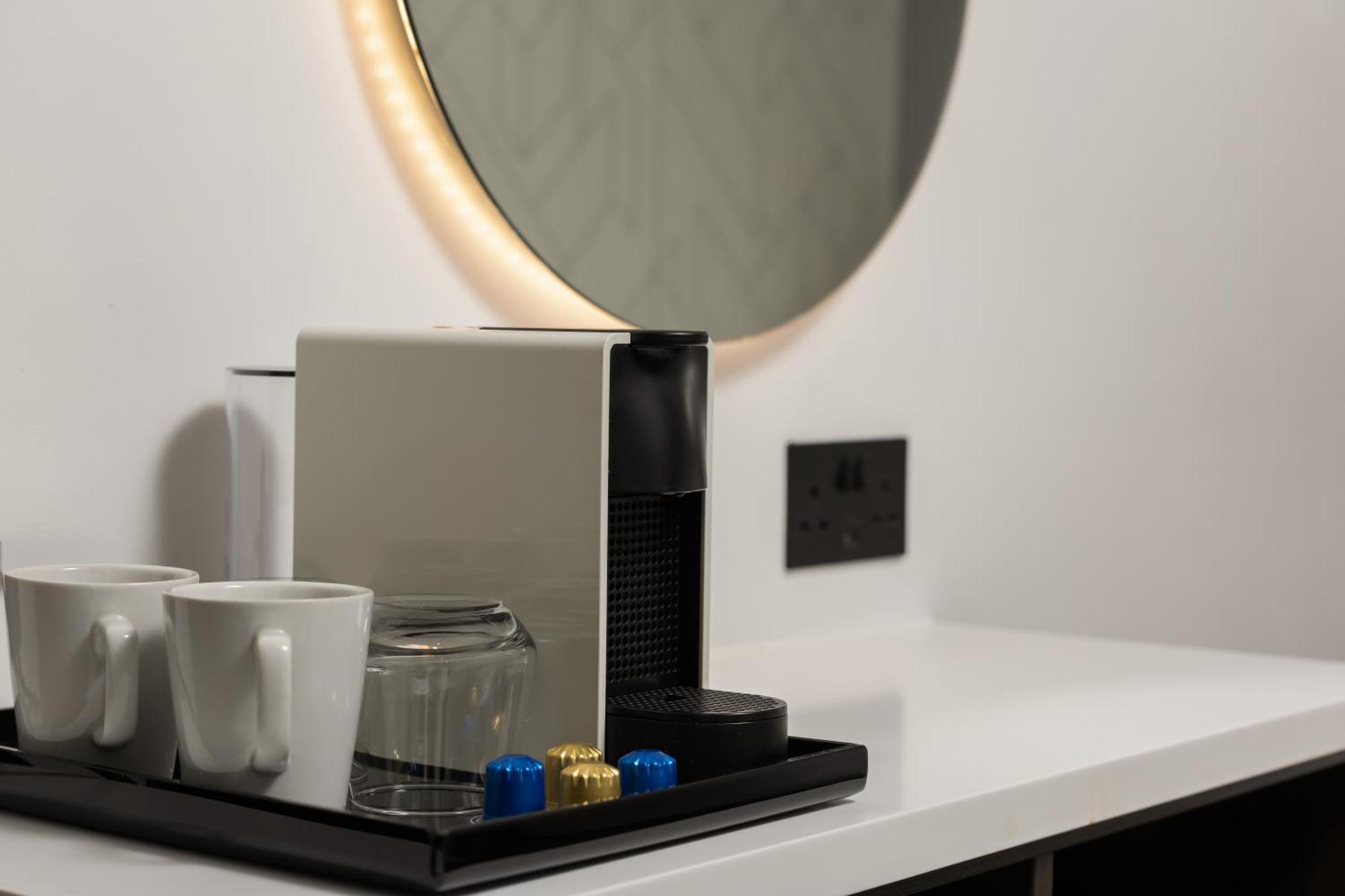 Camera Doppio Efficiente con Finestre