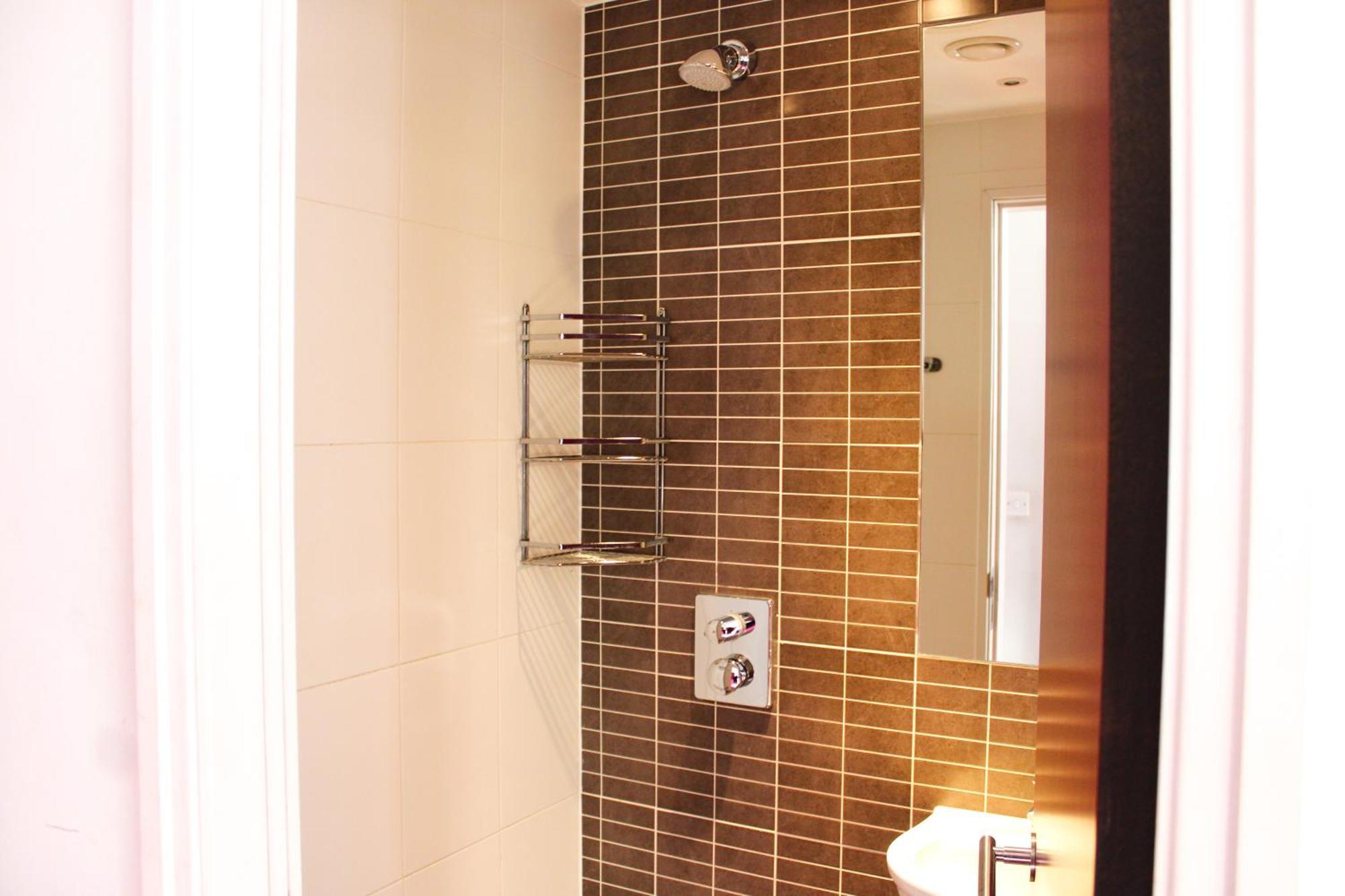 Bed in 8-Bed Mixed Dorm Ensuite