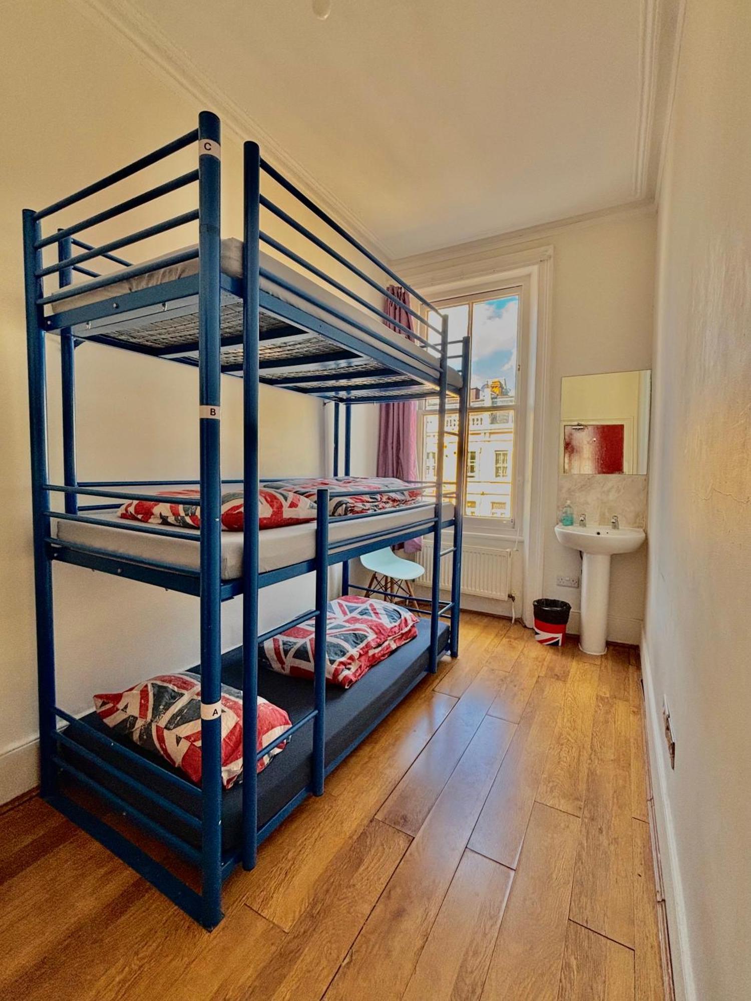 Camera Tripla con Bagno in Comune