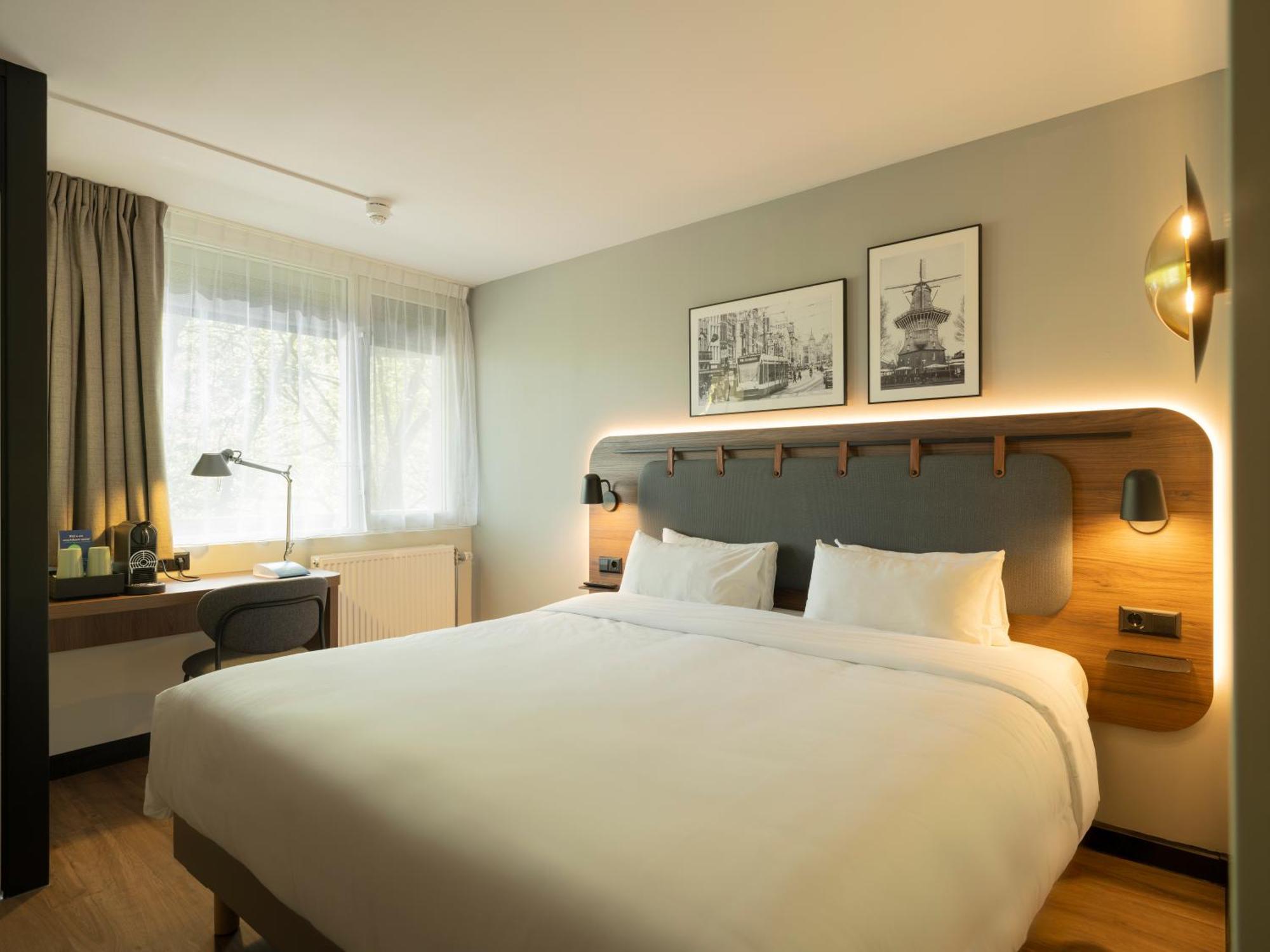 Superior Room - 1 King Bed,1666635634:JPEG