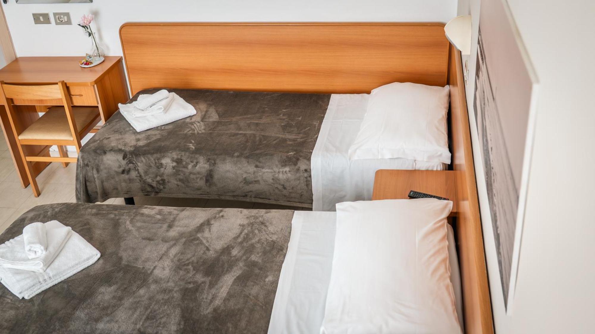 Triple Room,1668401243:JPEG