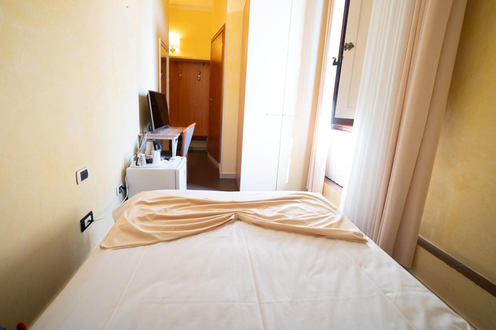 Single Room,1674782167:JPEG