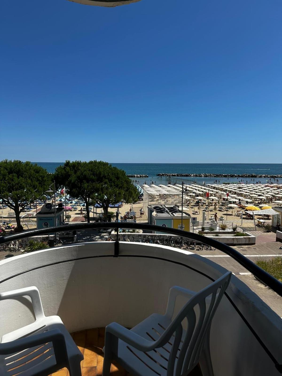 Camera Quadrupla con Vista Mare