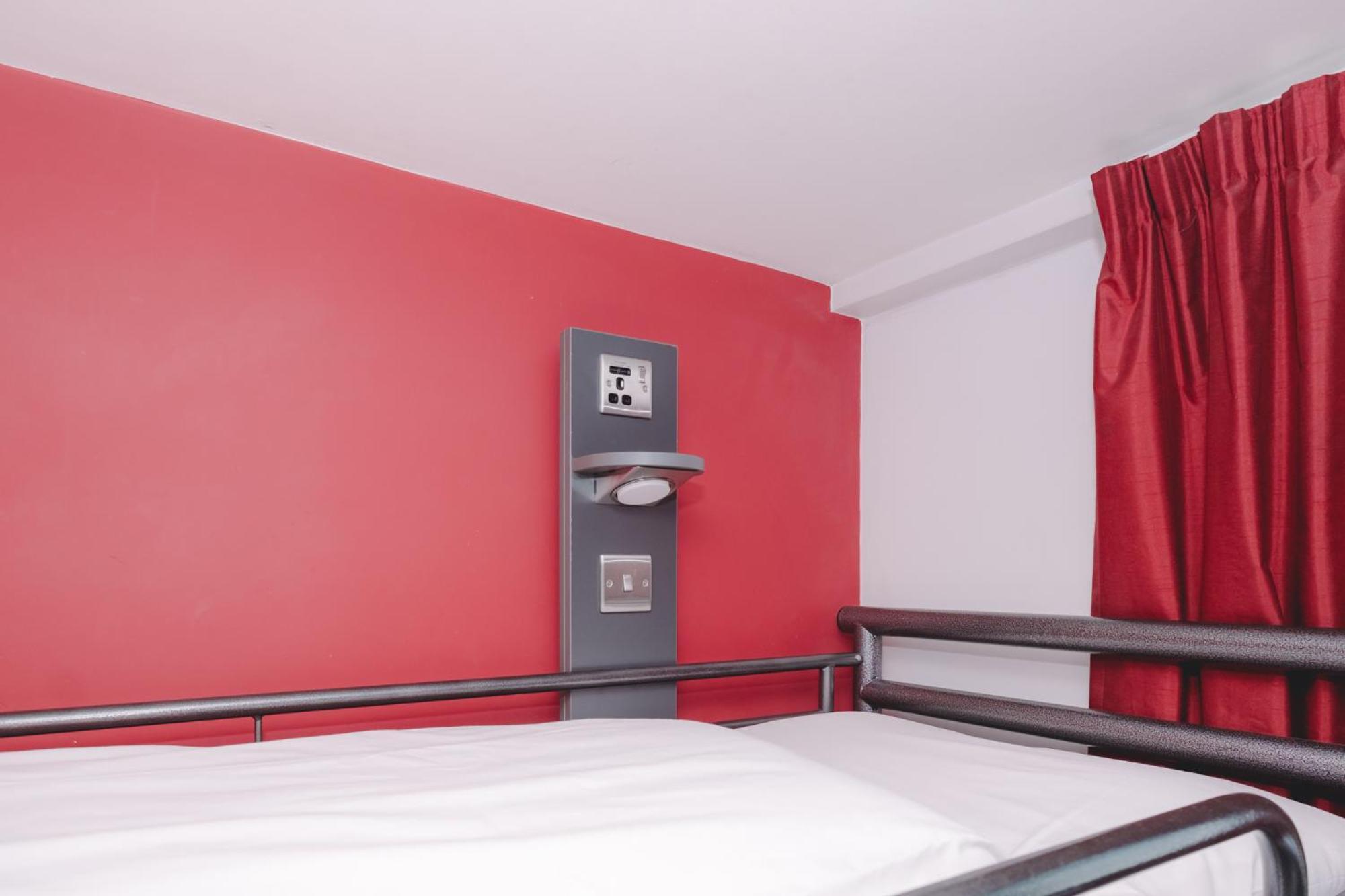 Camera Quadrupla con Bagno in Comune