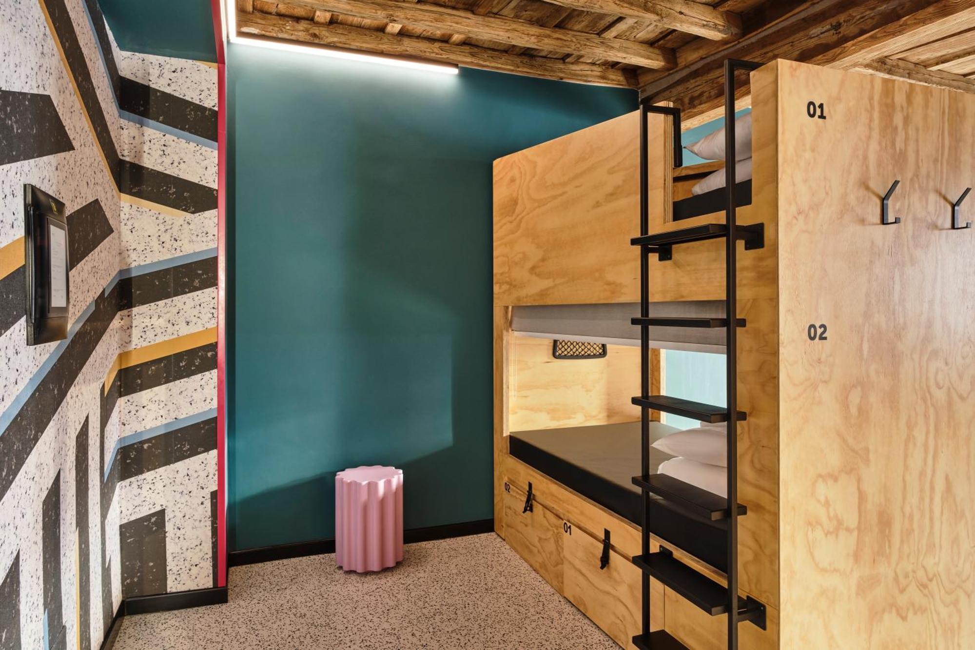 Posto Letto in Dormitorio Misto con 6 Letti