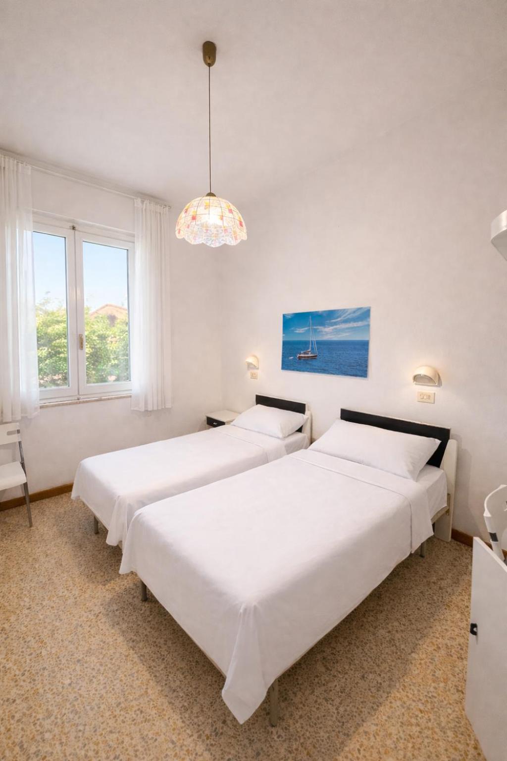 Twin Room,1756577786:JPEG