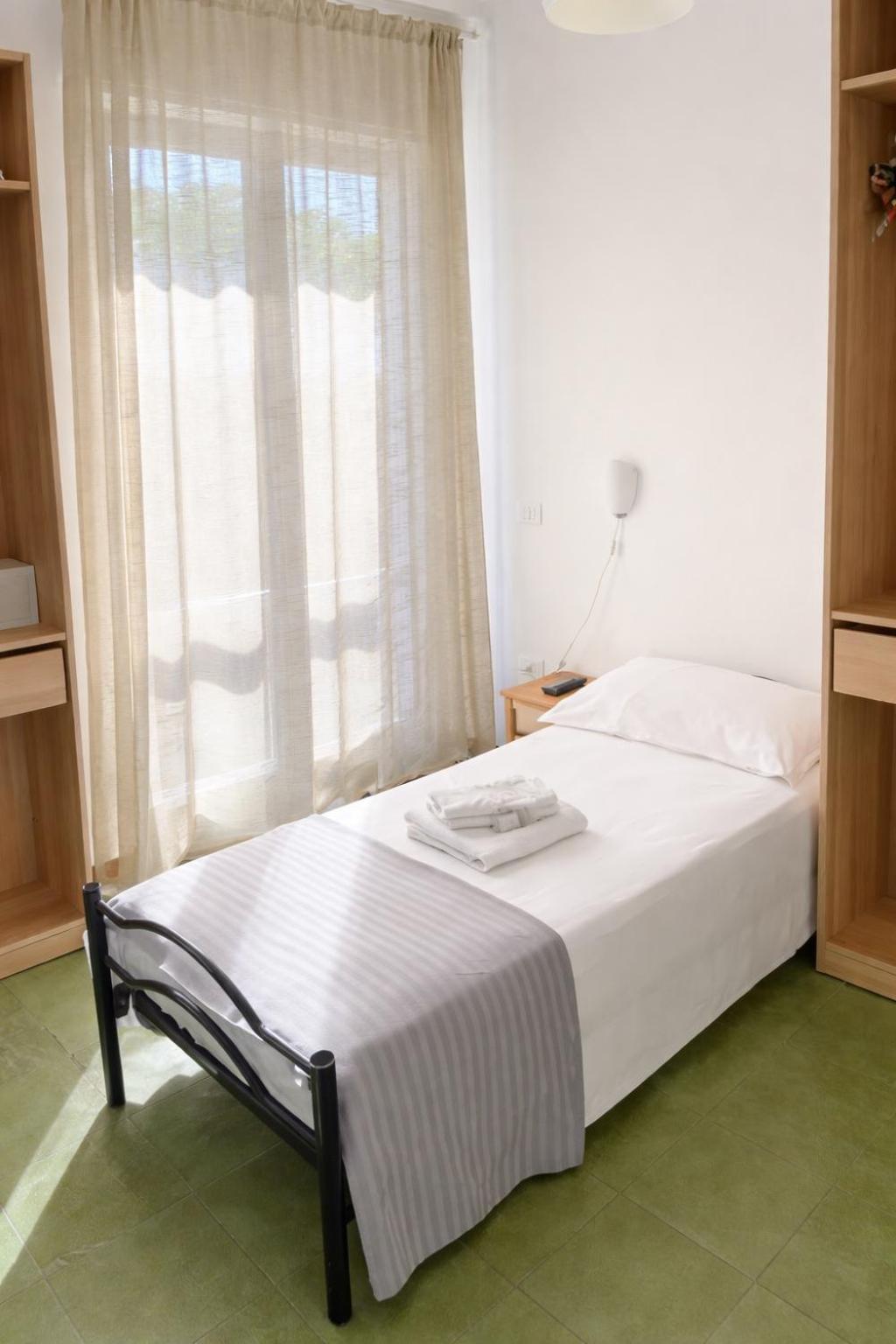 Single Room,1758548445:JPEG