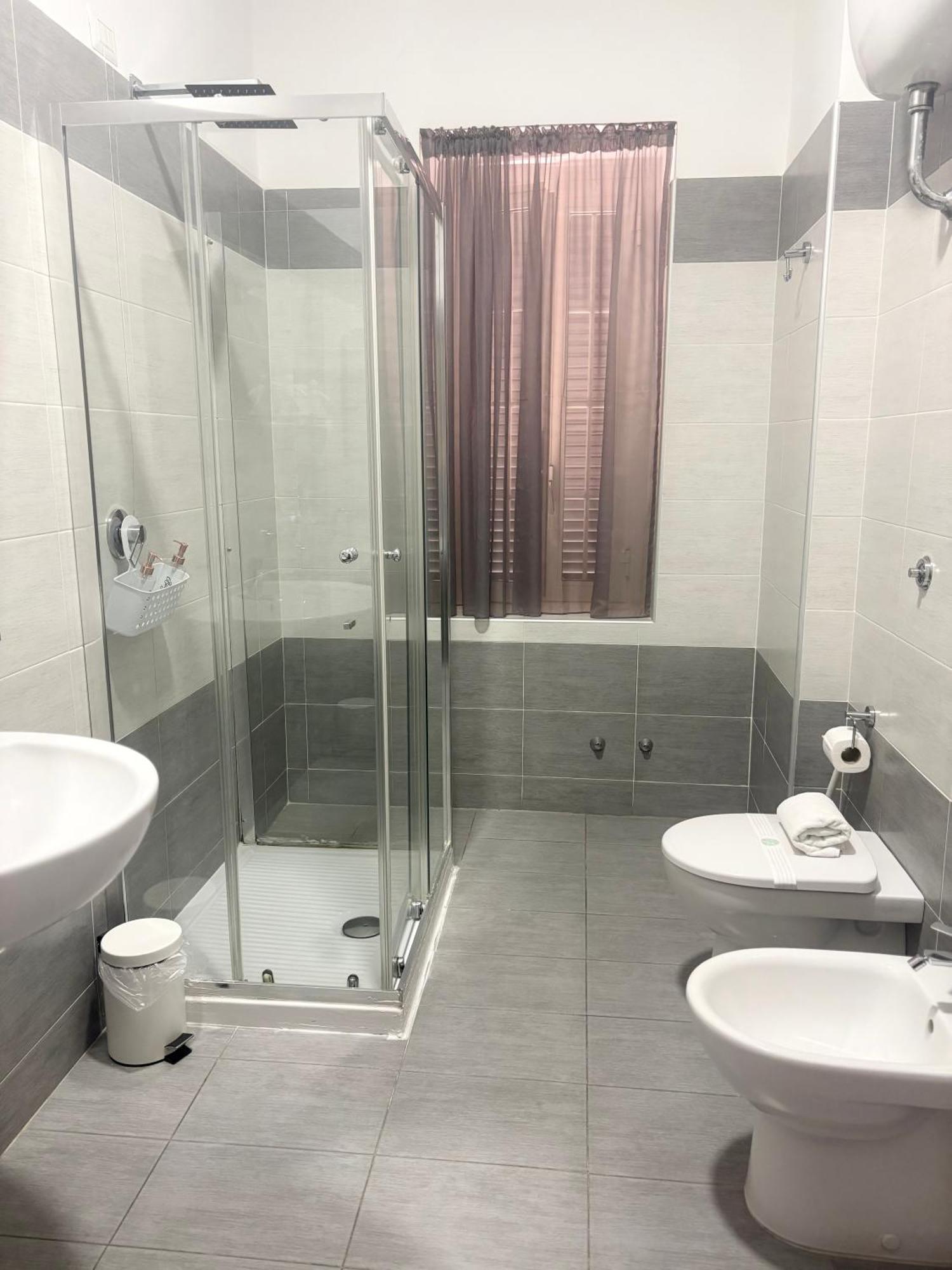Double Room Private Bathroom