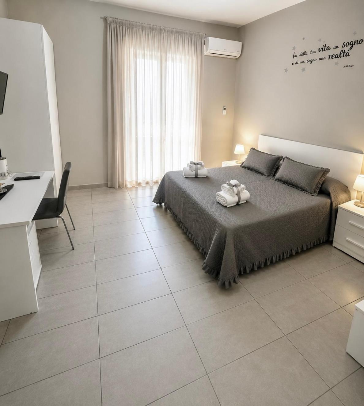 Double Room Private Bathroom