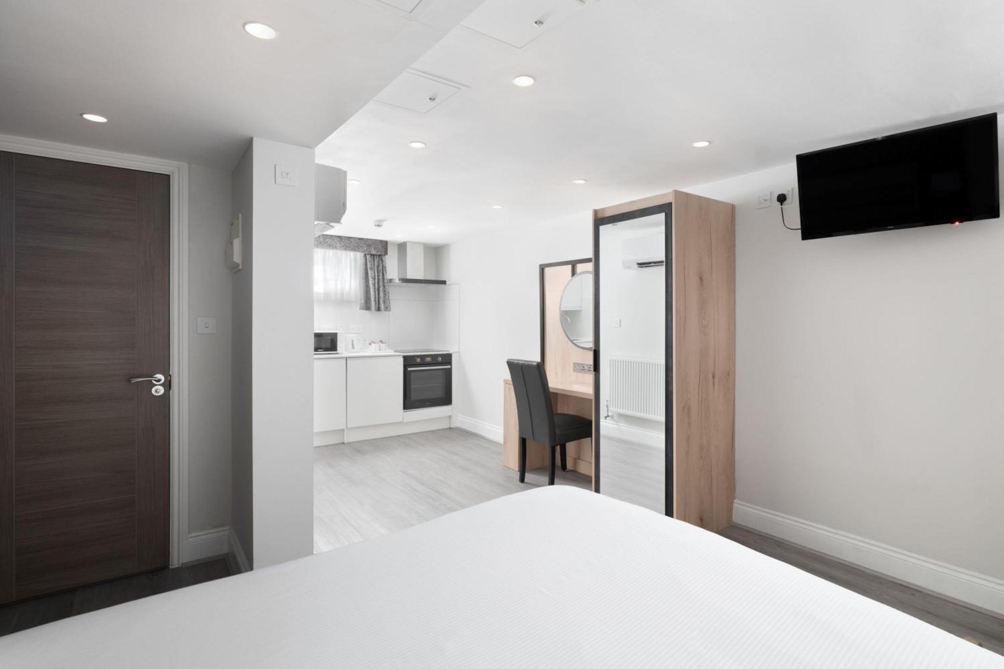 Double Studio with no window