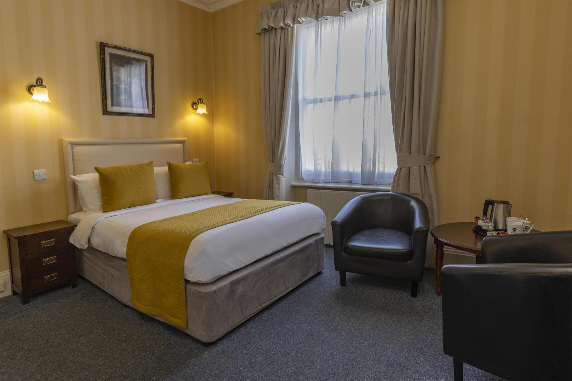 Family Room One Double Bed One Single Bed Non-Smoking