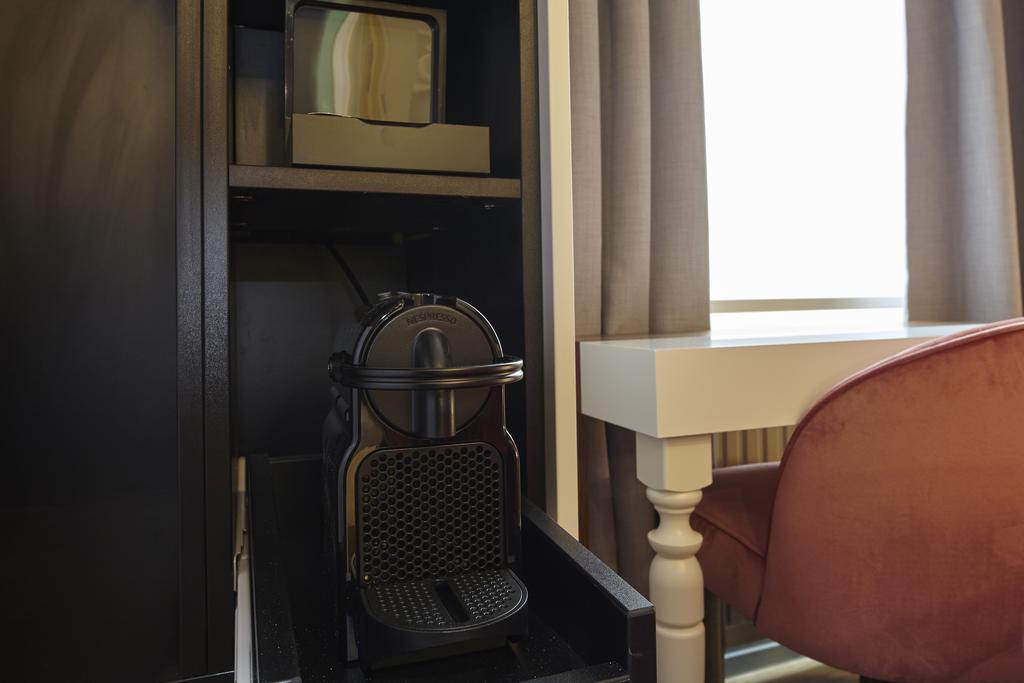 Small Single Room,287595856:JPEG