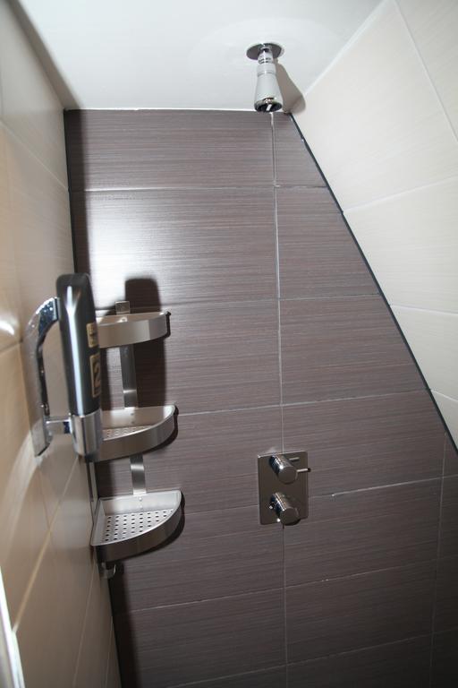 Posto Letto in Dormitorio con 8 Letti