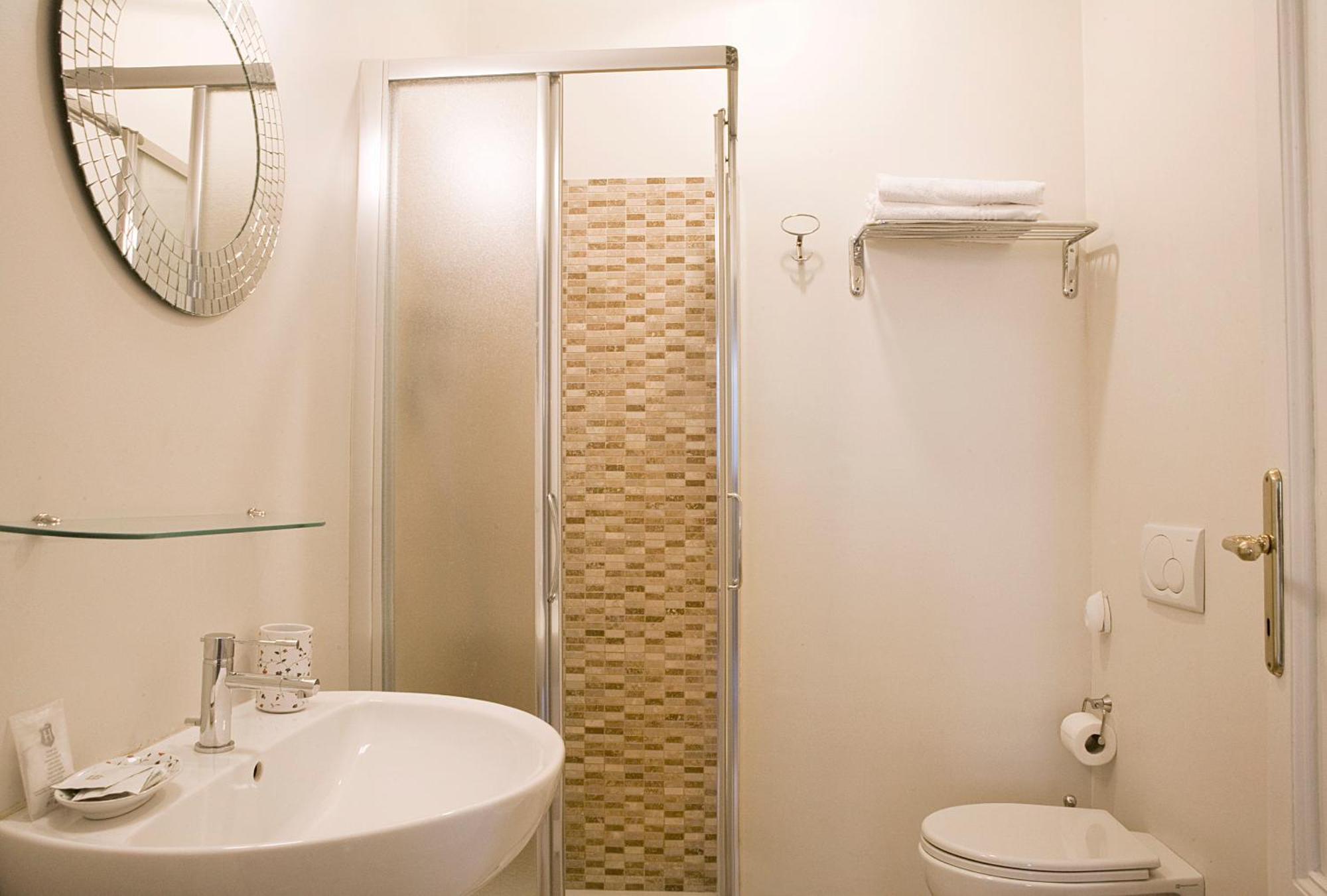 Camera Matrimoniale con Bagno Privato Esterno