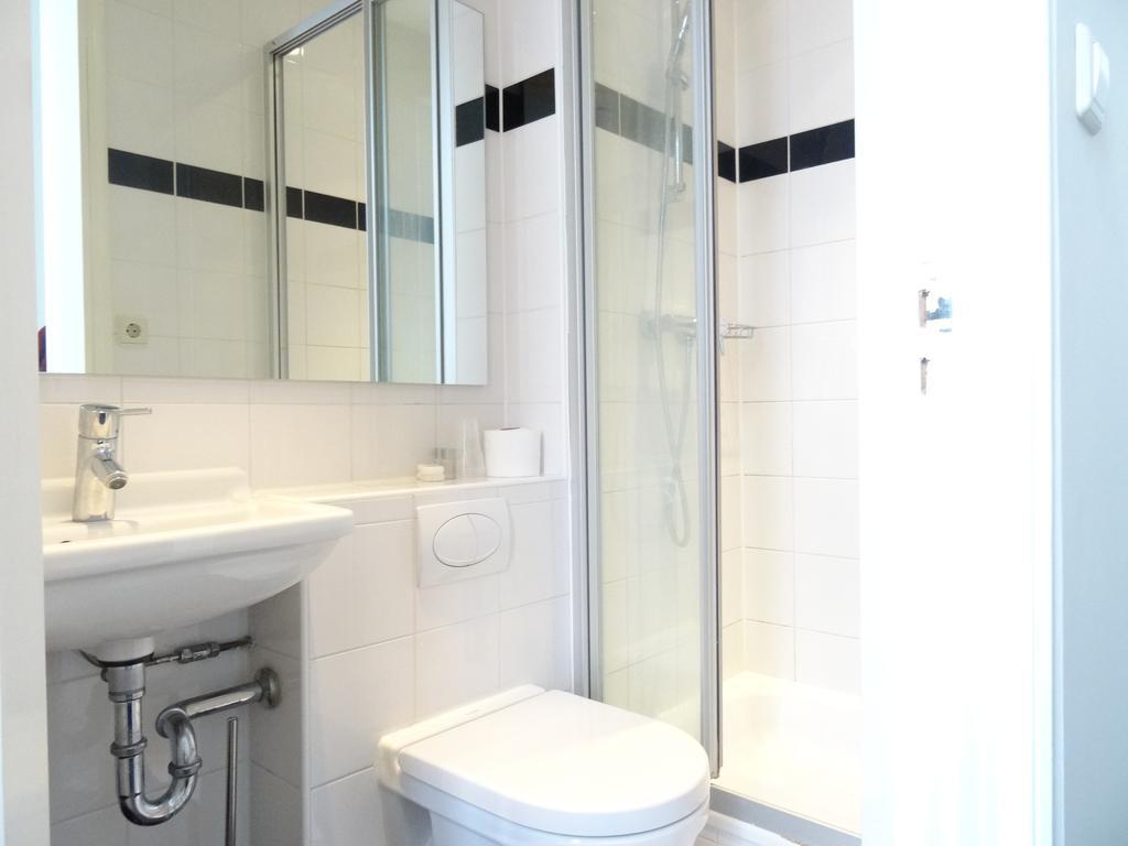 Standard Double Room with Shower,686118510:JPEG