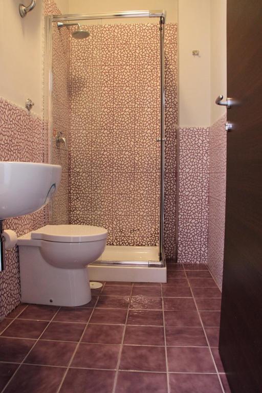 Posto Letto in Dormitorio con 6 Letti