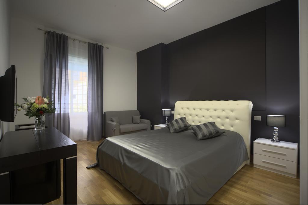 Deluxe Double Room Shower,1758406534:JPEG