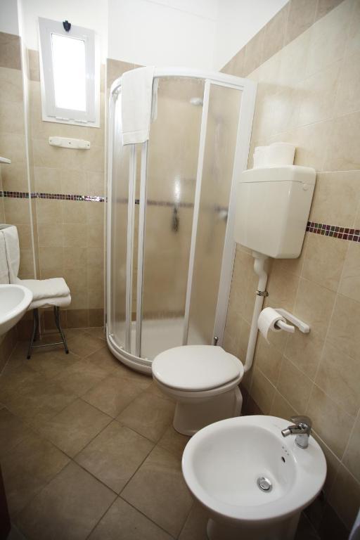 Standard Triple Room,988977277:JPEG