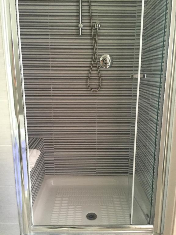 Camera Doppia con Letti Singoli con Bagno Privato