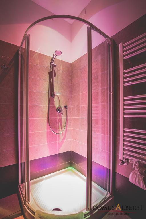 Triple Room,410941800:JPEG