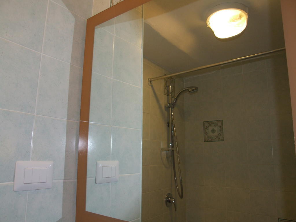 Camera Quadrupla con Bagno in Comune
