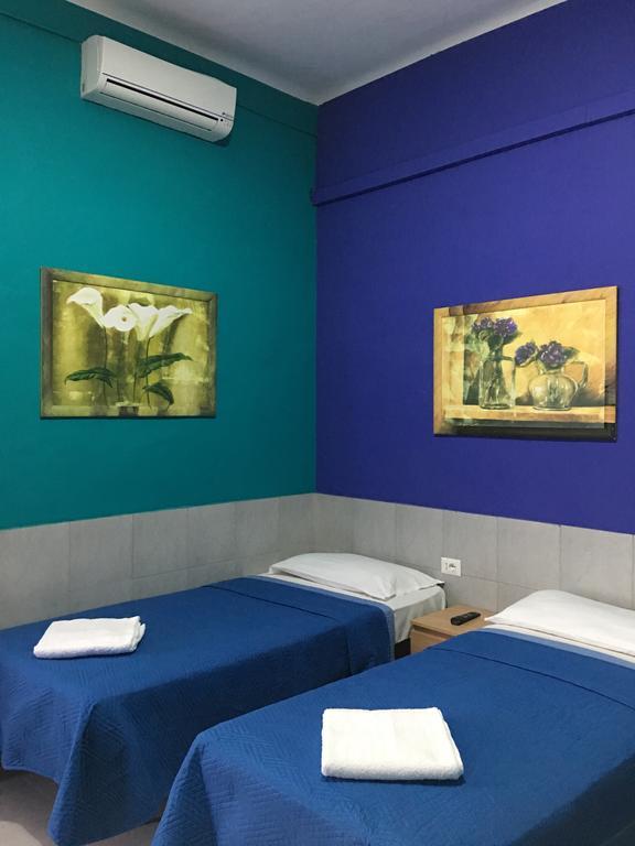Posto Letto in Dormitorio Misto con 4 Letti