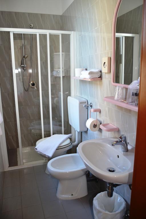 Camera Familiare con Bagno in Comune