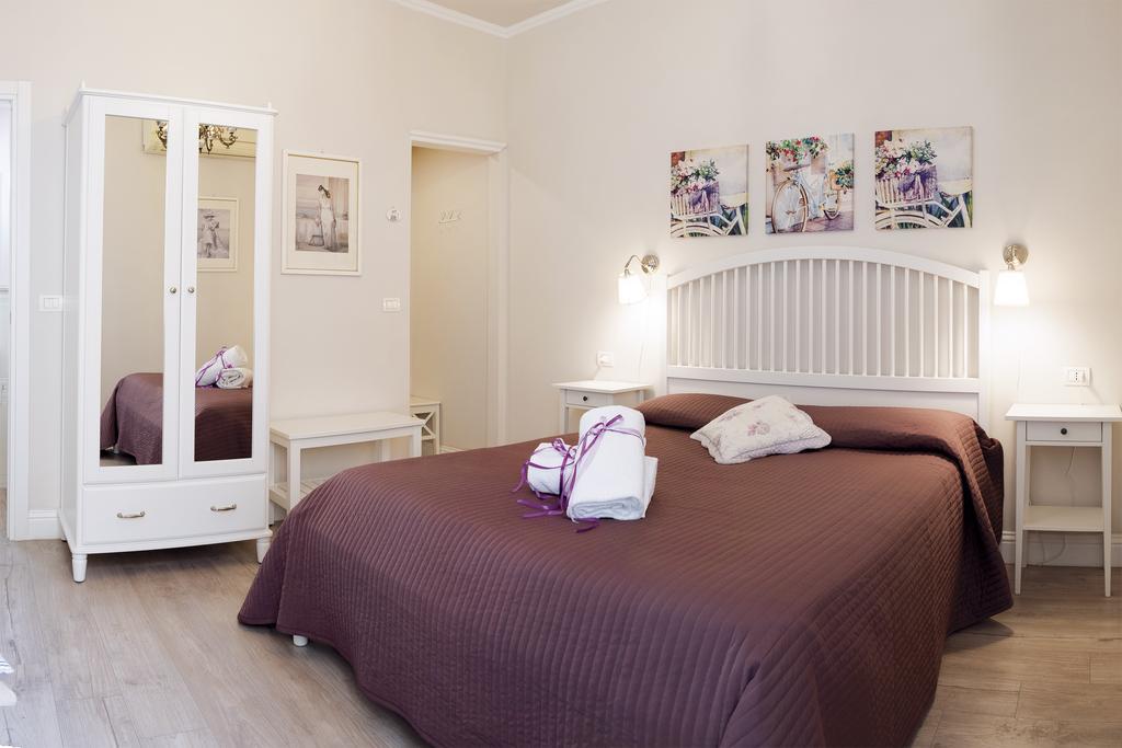 Double Room Private Bathroom
