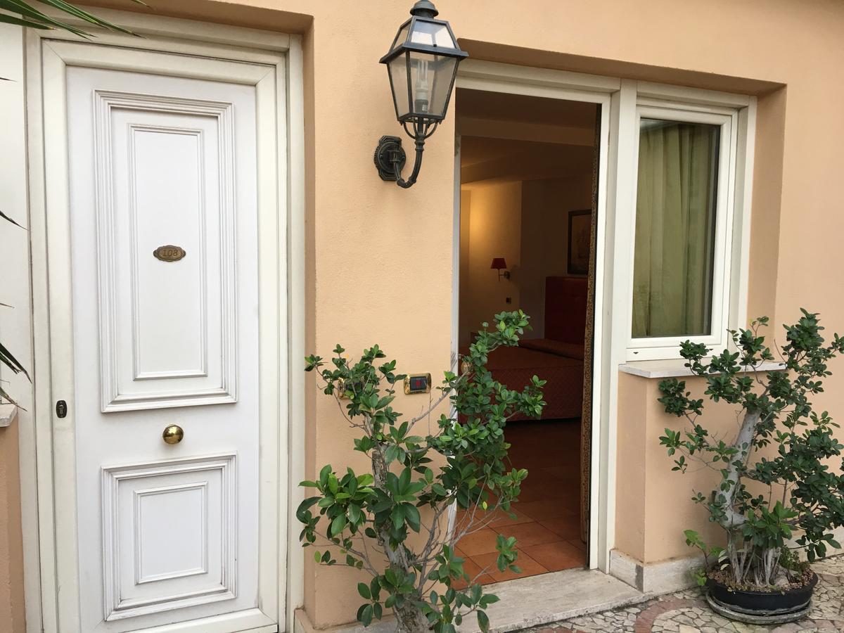 Standard Double Room,508669092:JPEG