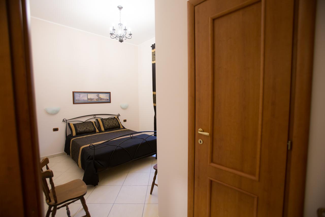Camera Matrimoniale Deluxe (2 Adulti + 1 Bambino)