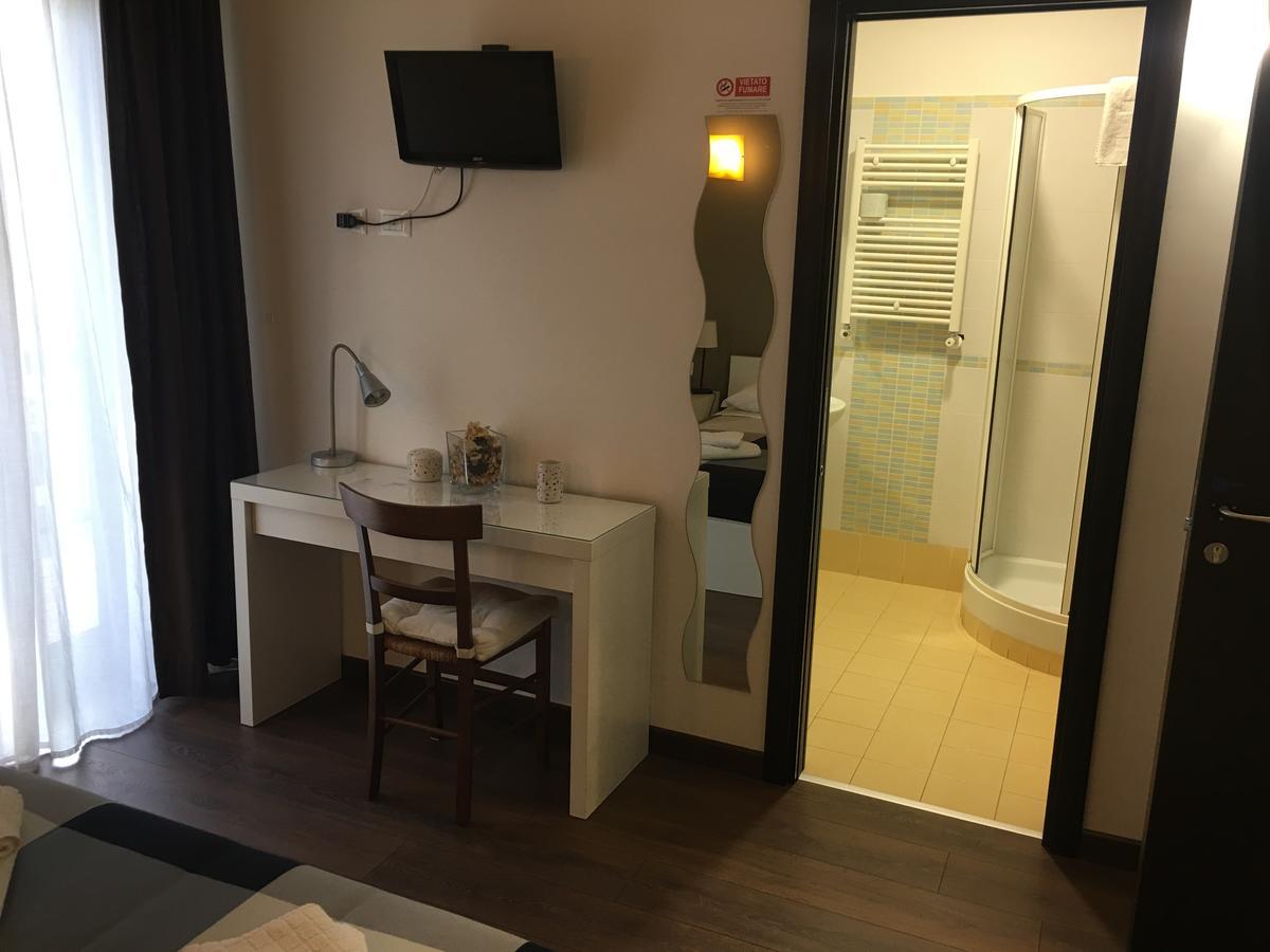 Double or Twin Room,559205988:JPEG