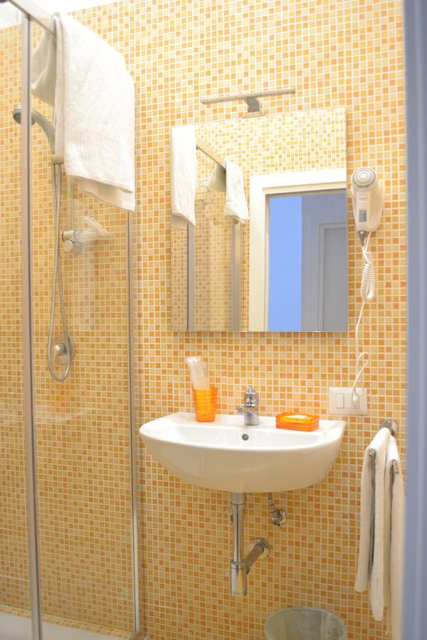 Double or Twin Room Private Bathroom