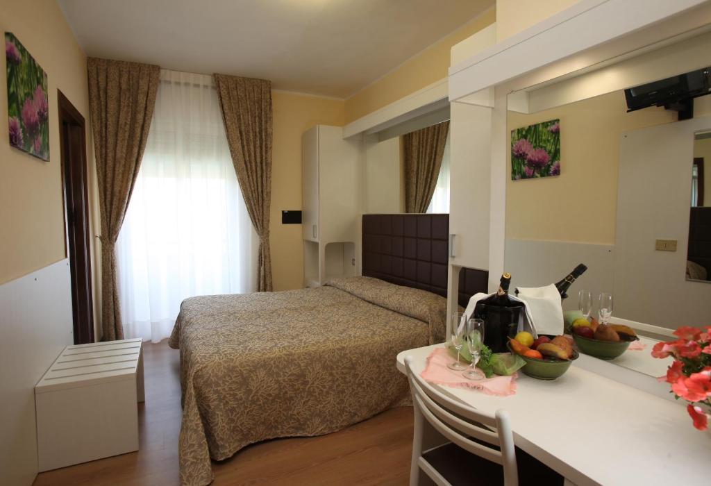 Classic Double Room,62118130:JPEG