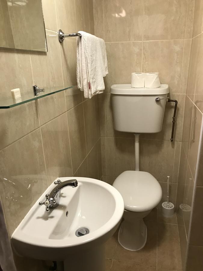Camera Singola con Bagno Interno - Piano Seminterrato - Solo Pernottamento