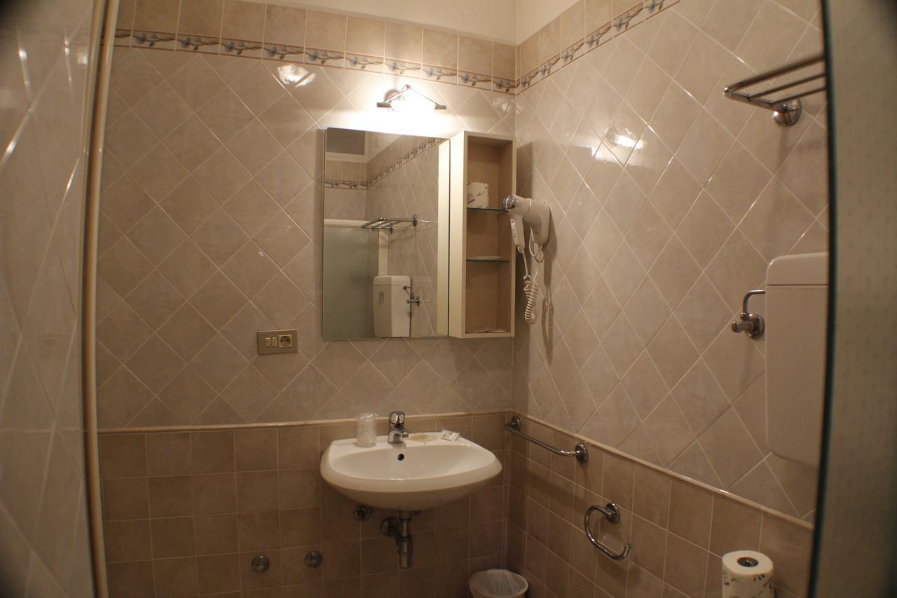 Double or Twin Room,636655830:JPEG