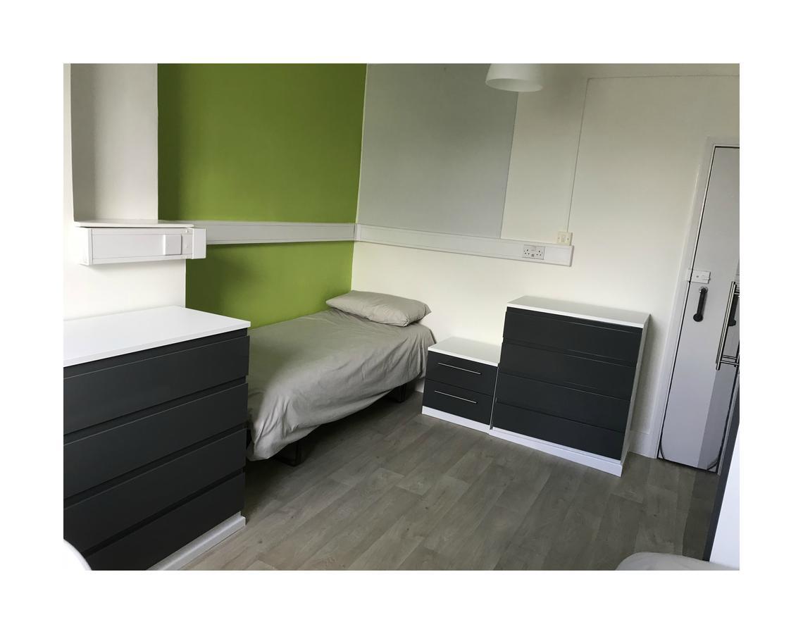 Letto Singolo in Dormitorio Maschile