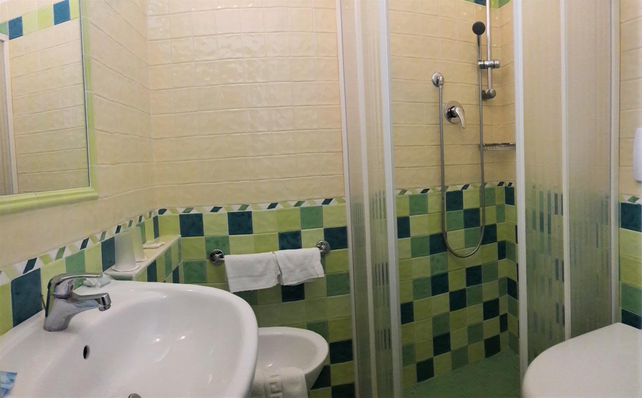 Quadruple Room,645702702:JPEG