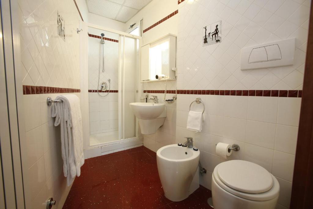Camera Doppia con Letti Singoli con Bagno Privato Esterno
