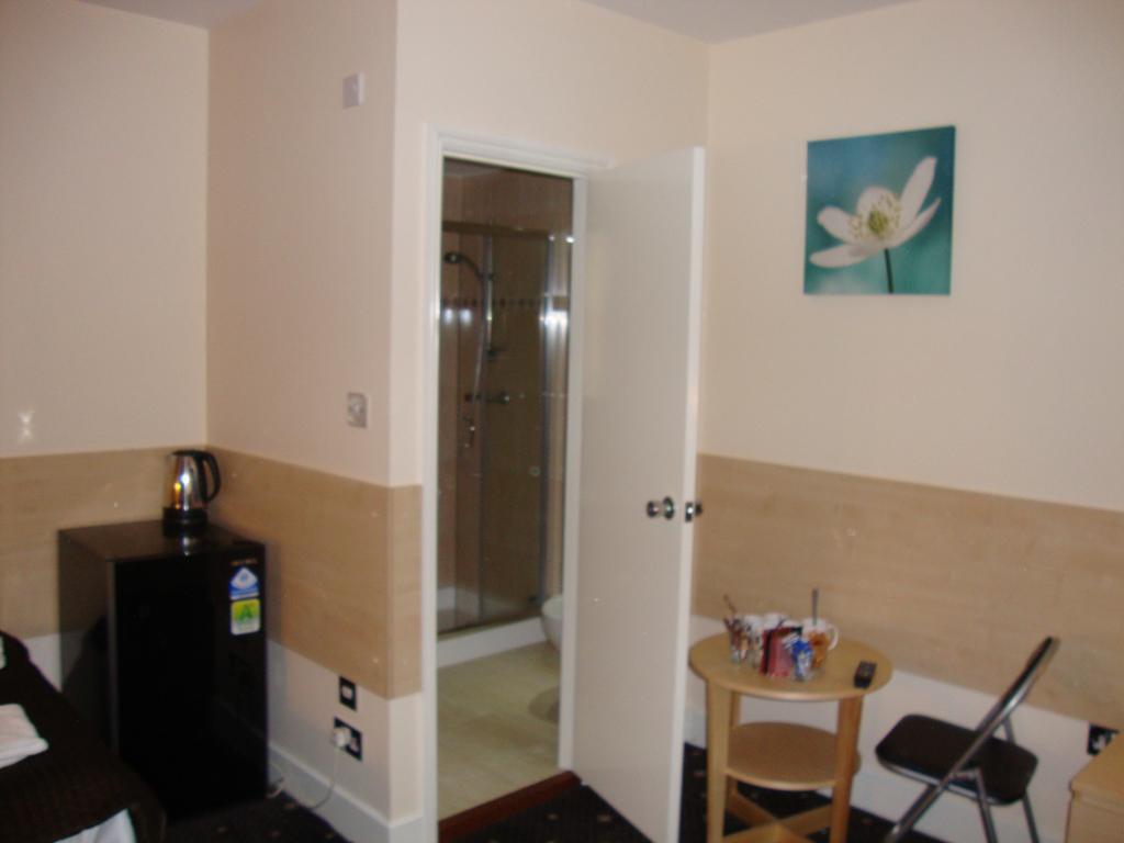 Family Room,327373294:JPEG