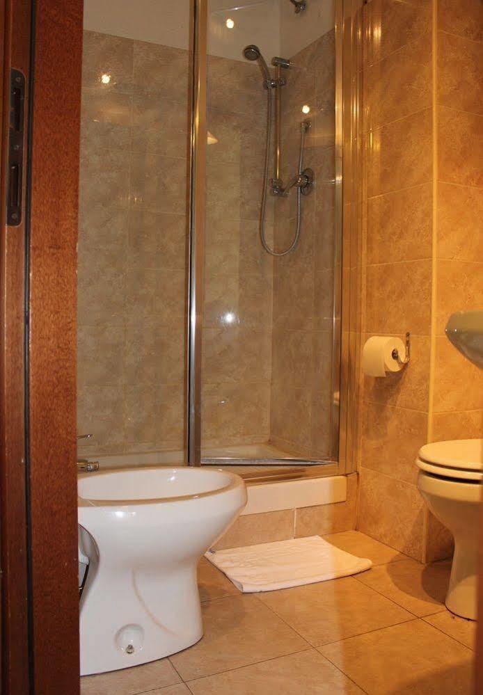 Camera Quadrupla con Bagno Privato