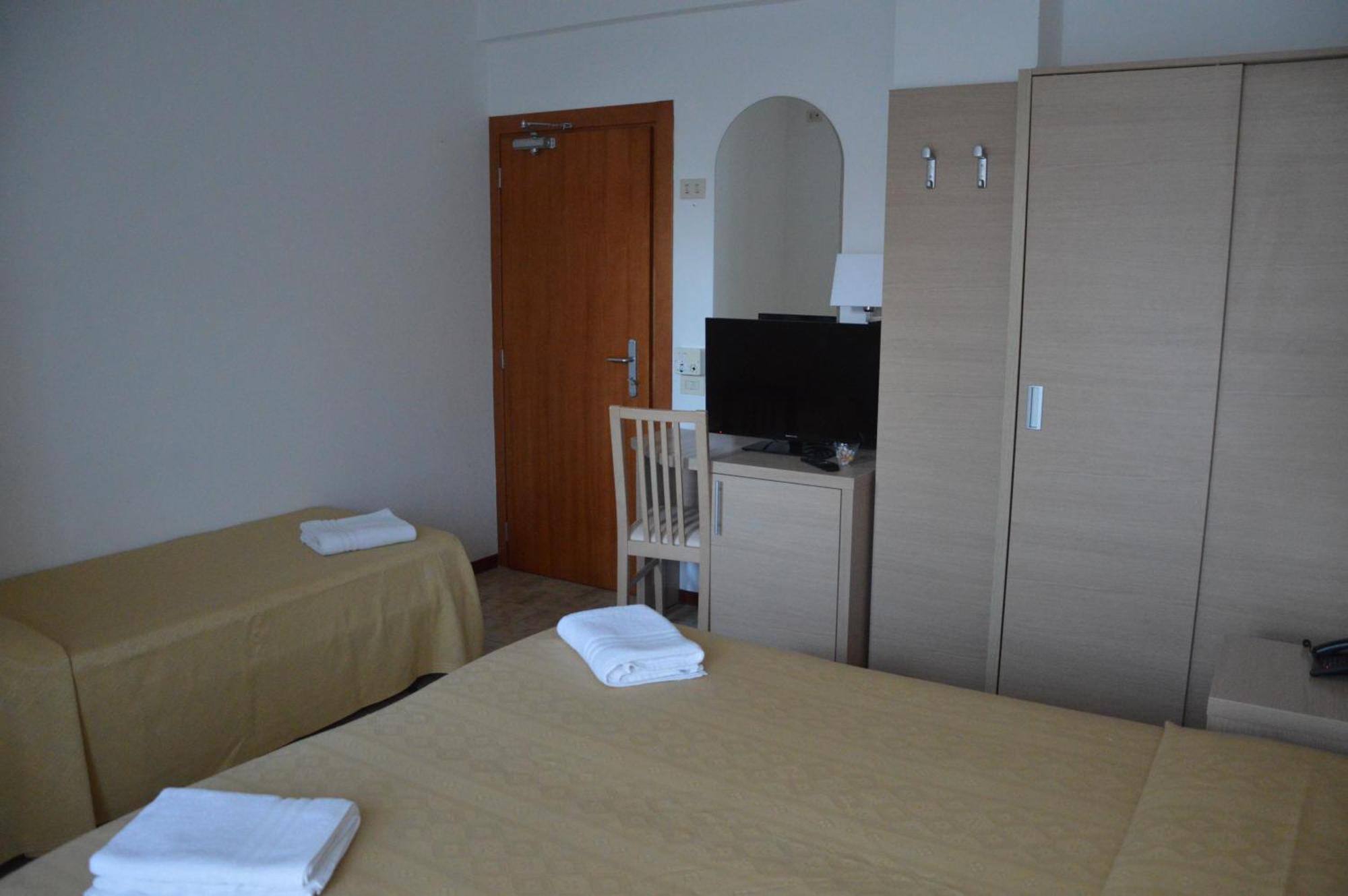 Triple Room,1629896428:JPEG