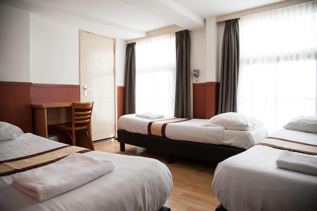 Triple Room with Shared Bathroom,688380153:JPEG