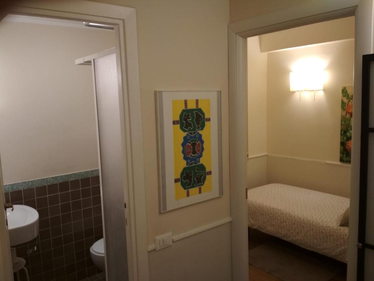 Camera Singola con Bagno Privato Esterno